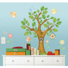 Stickers enfant dans l'arbre