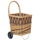 Chariot à bûches en osier bicolore sur roulettes
