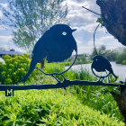 Oiseaux sur pique couple de rouge-gorge en acier corten
