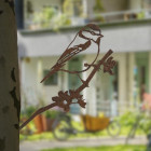 Oiseau sur pique mésange bleue en acier corten