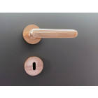 Poignée de porte design à clé finition aspect or rose Livia - KATCHMEE