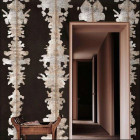 Papier peint tâches d'encres beiges sur fond noir InkBlot Shibori - INK BLOT CREAM++