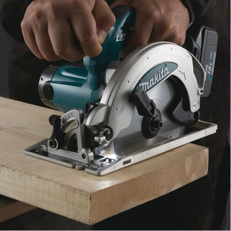 Scie circulaire MAKITA Ø 165 mm 18 V LXT - Sans batterie, ni chargeur - DSS610Z