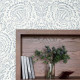 Papier peint floral damassé blanc et bleu Shabby Chic - ANTHROP++ 