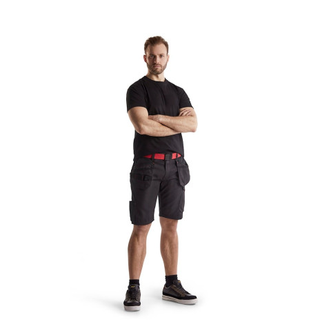 Short maintenance avec poches flottantes 14941330 - Couleur et taille au choix