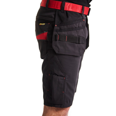 Short maintenance avec poches flottantes 14941330 - Couleur et taille au choix