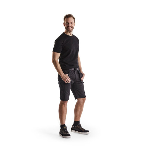 Short maintenance avec poches flottantes 14941330 - Couleur et taille au choix