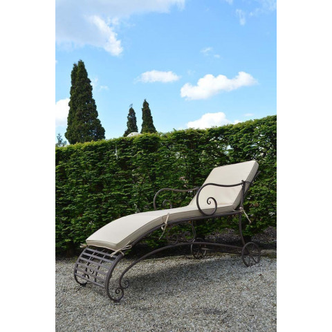 Chaise longue en métal
