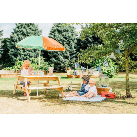 Table de pique-nique en bois avec parasol