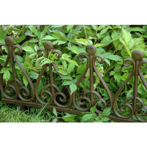 Bordurette en fonte à planter