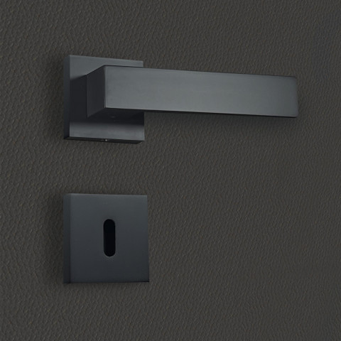 Poignée de porte design à clé finition aspect noir mat paola - katchmee