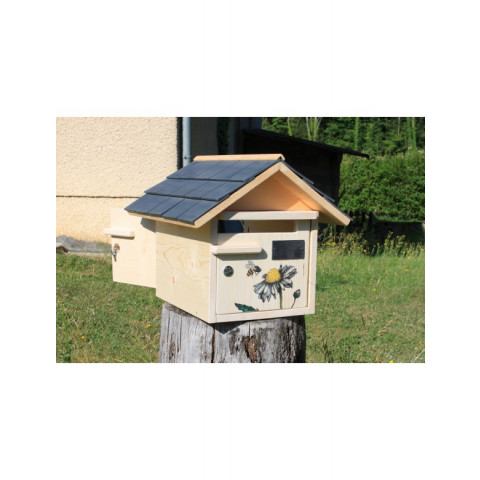 Boîte aux lettres en bois créastuce : l'abeille butine (2 portes prestige)